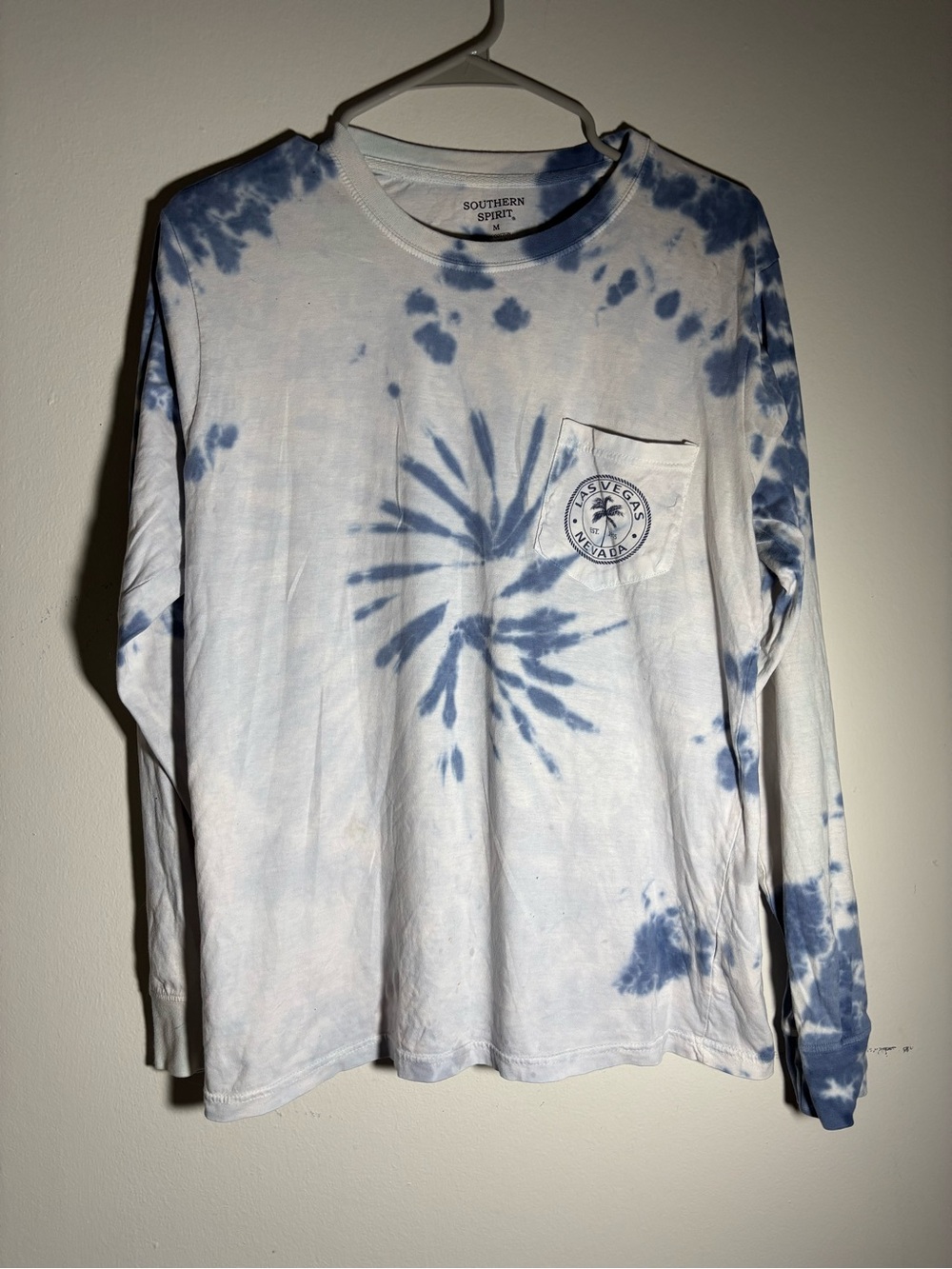 Southern Spirit Women’s Long-Sleeve Tie-Dye Pocket Tee - Blue/White